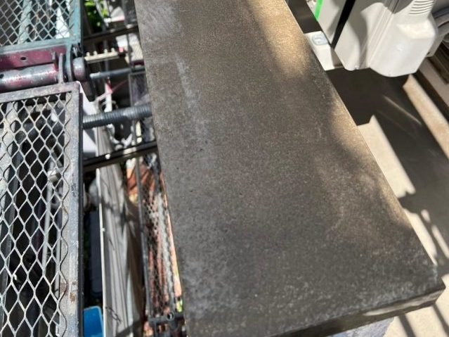 姫路市の劣化したベランダ笠木